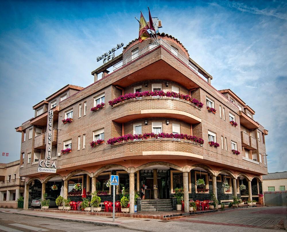 Hotel Rio Cea Puente Almuhey Exterior photo
